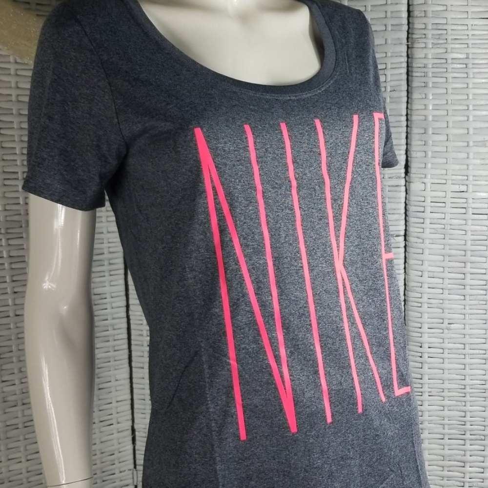 Nike Dri-Fit T-shirt - Picture 4 of 7